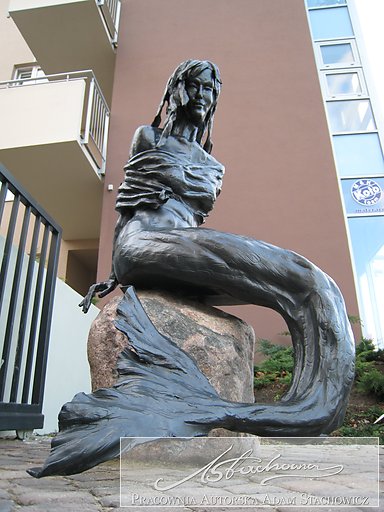 Image: Syrena i rybak kute rzeźby ze stali